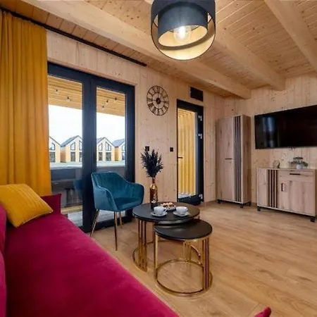 Large Homes, Pool, Sauna, Jacuzzi بيت للعطل *