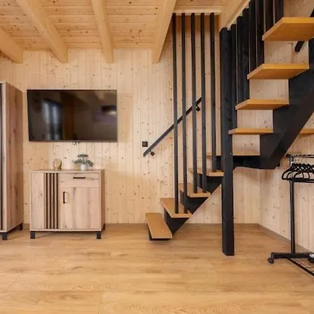 Large Homes, Pool, Sauna, Jacuzzi