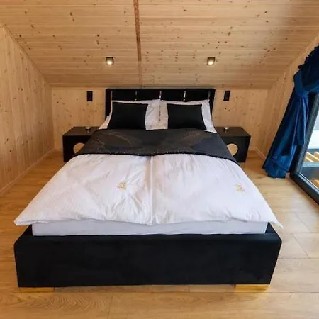 بيت للعطل Large Homes, Pool, Sauna, Jacuzzi Kopań