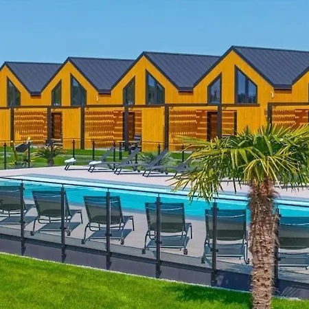 بيت للعطل Large Homes, Pool, Sauna, Jacuzzi