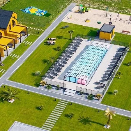 Large Homes, Pool, Sauna, Jacuzzi *