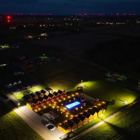 Large Homes, Pool, Sauna, Jacuzzi بيت للعطل