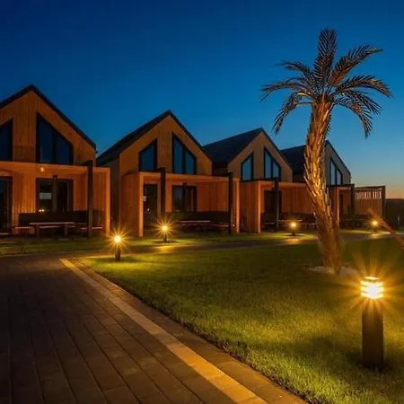 Large Homes, Pool, Sauna, Jacuzzi *